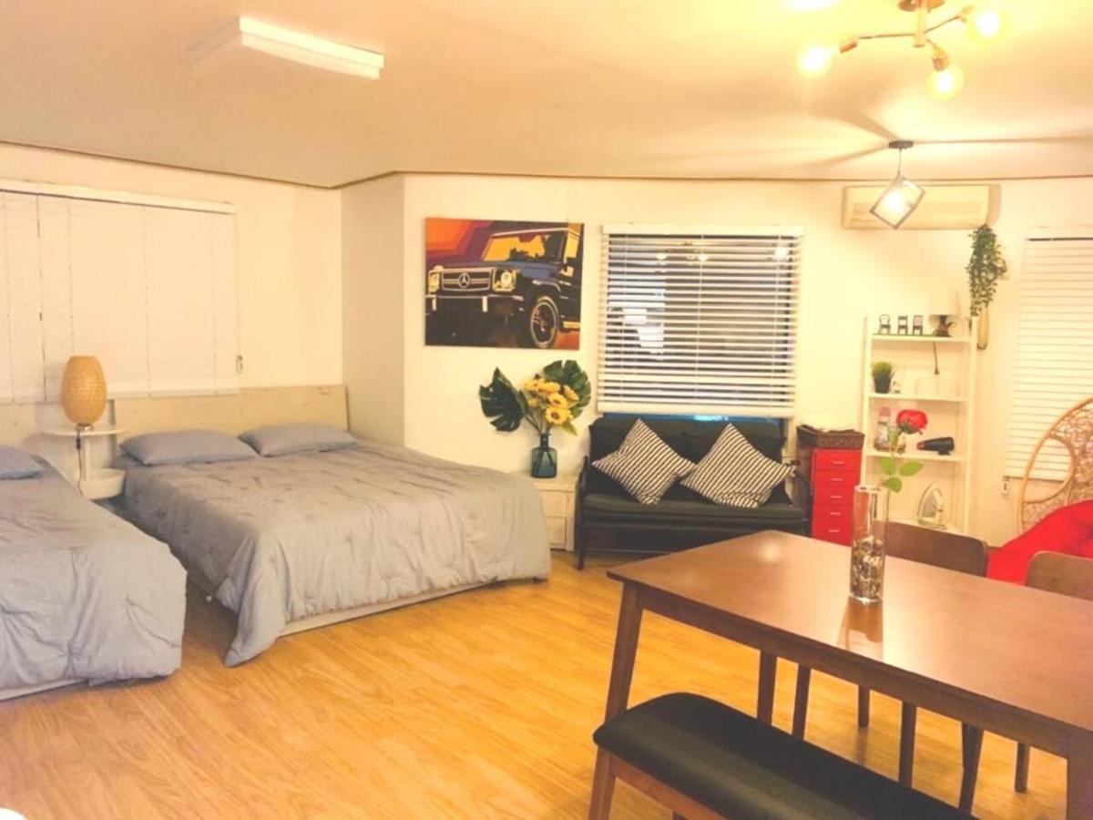 Hongdae Wide 1 * Seoul