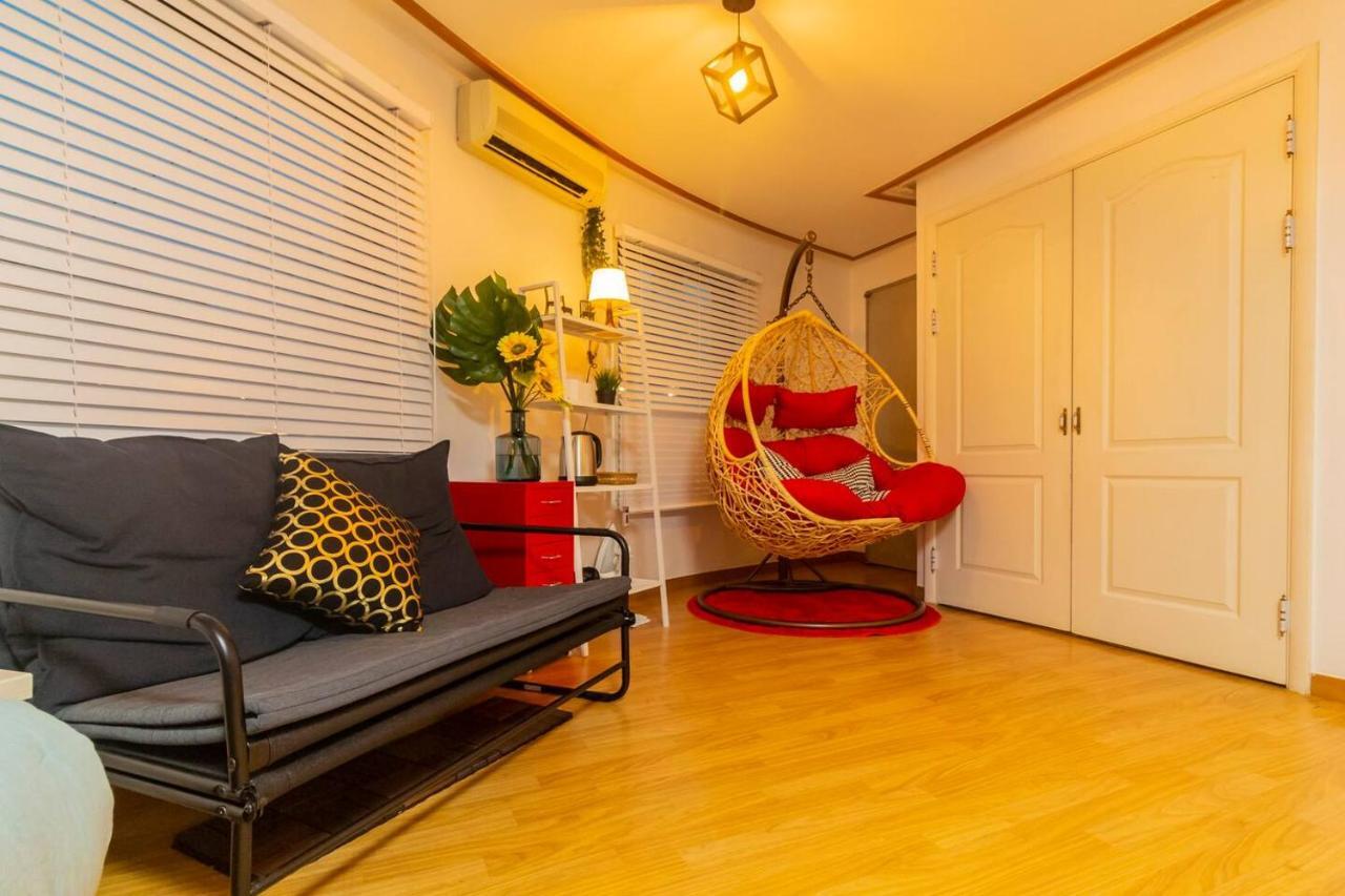 Hongdae Wide 1 *