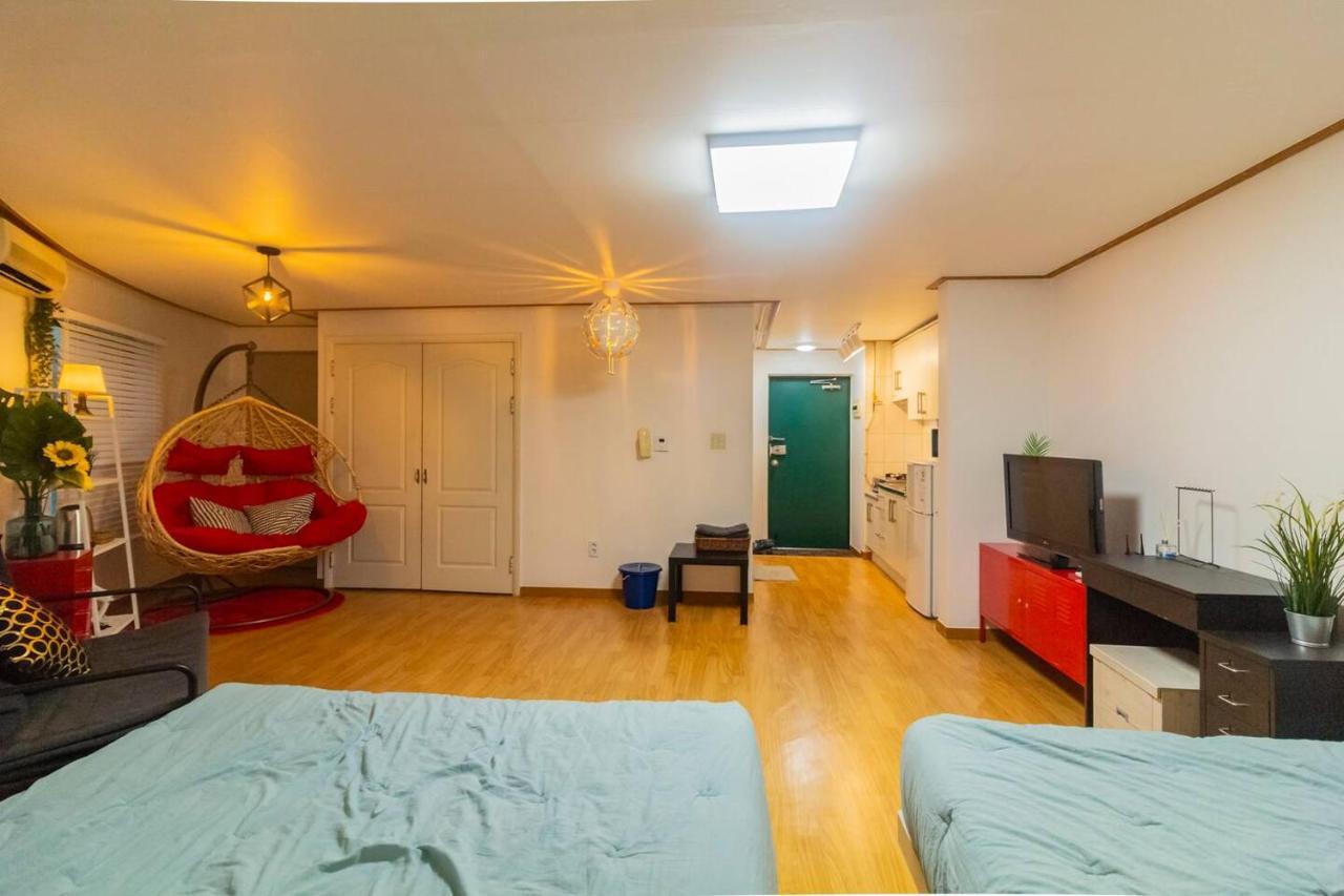 Hongdae Wide 1 * Seoul